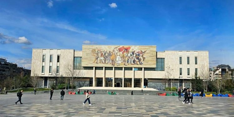 Mbyllet për 4 vjet Muzeu Historik. Do restaurohet