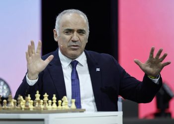 Arrestohet kampioni rus i shahut Garry Kasparov