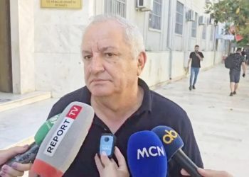 Hakmerret se i mori celularin, 15 vjeçarja akuzon të atin për përdhunim. Rezulton e virgjër