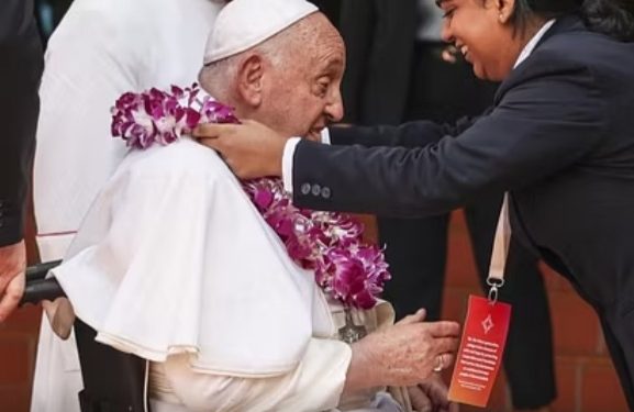 Papa të rinjëve: “Dilni nga zona e rehatisë, se po nuk rrezikuat, jeni qysh tani pleq”