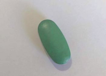 Gazetari Mentor Kikia ngre alarmin: “Kujdes! Ruani fëmijët nga një “substancë” e tillë”