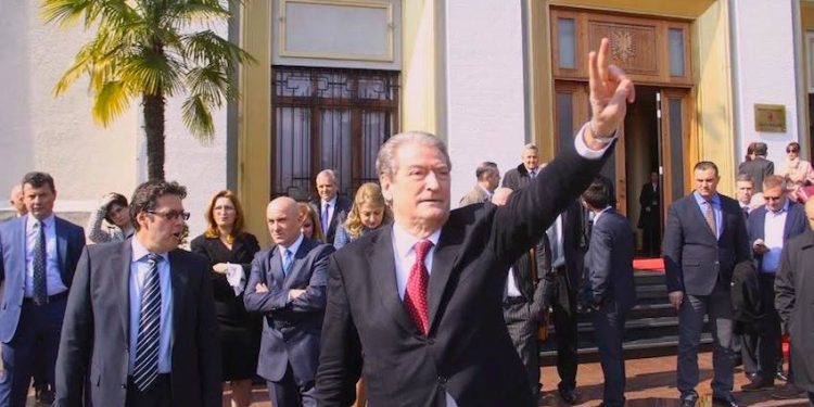 Gjykata liron Berishën. Kreu i PD-së, jo më në arrest shtëpiak