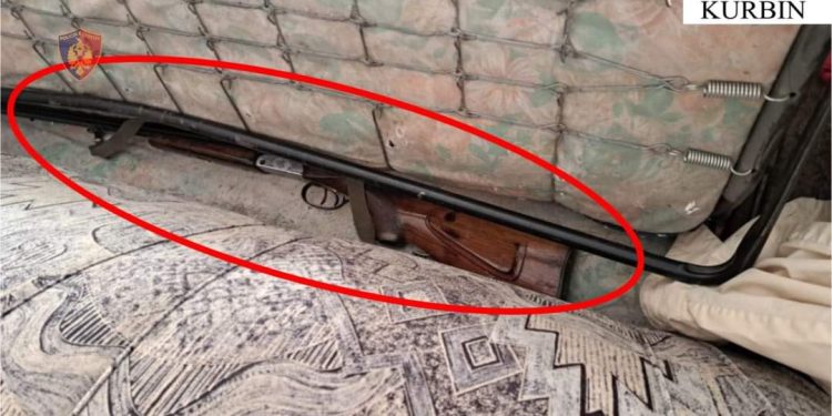 Gati të vriste gruan, policia ndalon dhe burgos burrin