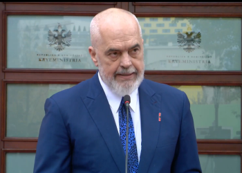 Vrasja me thikë e  14 vjeçarit në prag shkolle, Rama: “Monitorim me kamera inteligjente brenda dhe jashtë klasave. Prindërit të shohin ç’bëhet me fëmijët e tyre”