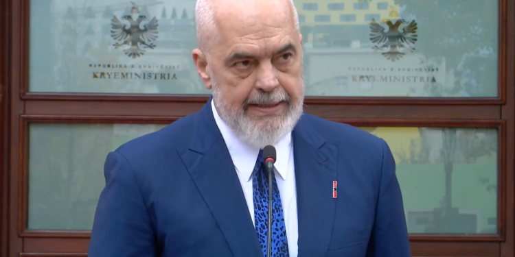 Vrasja me thikë e  14 vjeçarit në prag shkolle, Rama: “Monitorim me kamera inteligjente brenda dhe jashtë klasave. Prindërit të shohin ç’bëhet me fëmijët e tyre”