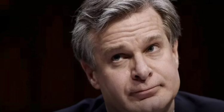E FUNDIT/ Jep dorëheqjen shefi i FBI-së Chris Wray. Trump: “Ditë e madhe për Amerikën”