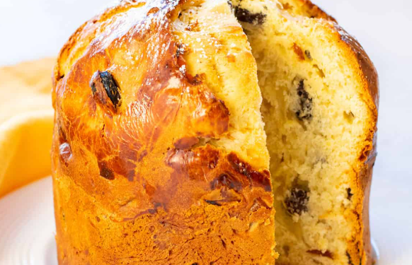 Panetoni/ Ja si ka lindur ëmbëlsira tipike e Krishtlindjeve