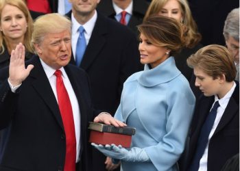 SHBA/ I ftohti detyron Trumpin ta kryejë ceremoninë e betimit brenda. Hera e parë në 40 vjet