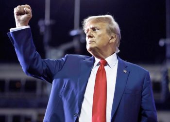 Blitz legjislativ/ Trump gati të nënshkruajë 100 urdhra ekzekutivë që  ditën e parë, nga emigrantët te vaksinat