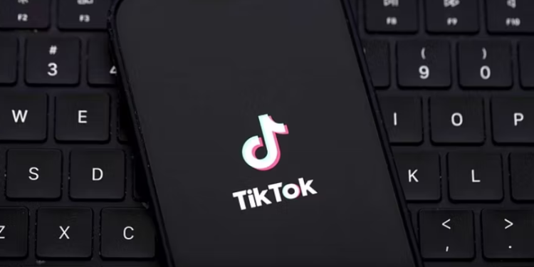 SHBA/ Kinezët ultimatum:”Nëse nuk na qartësoni, në 19 janar TikToku fiket”