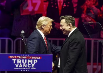 Trump merr pushtetin, Elon Musk në skenën e Capital One Arena bashkë me të: “Fitorja e Trump është vetëm fillimi. Do ta bëjmë Amerikën të pathyeshme”