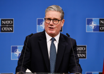 Kryeministri britanik Starmer: “Fati Ukrainës çështje ekzistenciale për Evropën. Vetëm garancia e SHBA mund ta dekurajojë Rusinë”