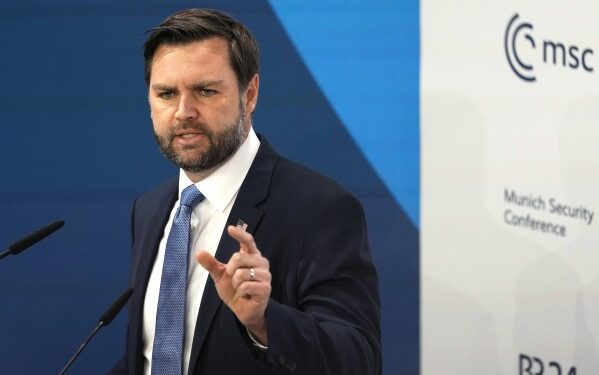 Zv/presidenti amerikan JD Vance kritikon Evropën: “Keni probleme me lirinë e fjalës dhe emigracionin”