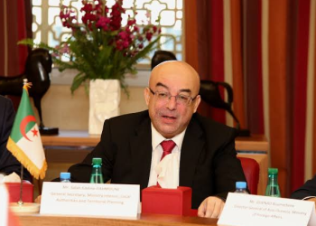 Algjeri, ish-ministri i Brendshëm burgoset  për korrupsion