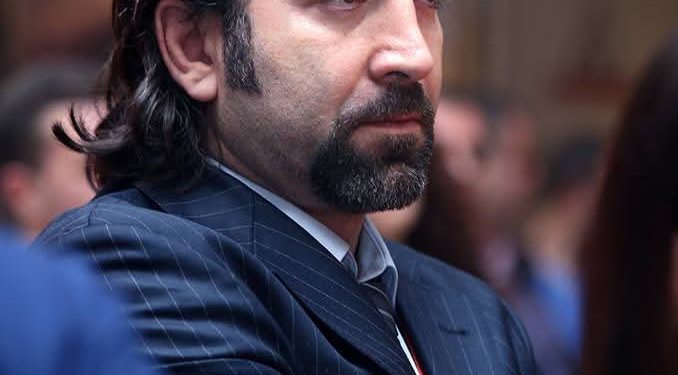 Seancë publike për gazetarin Elton Qyno. Avokati Dorian Matlija fton gjithë gazetarët të jenë të pranishëm:  “Kjo është edhe beteja juaj”