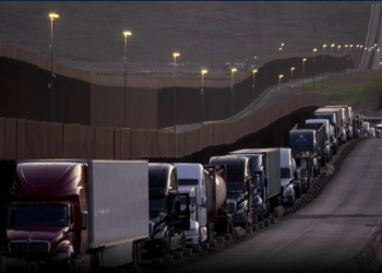 Lufta tregtare/Efekti i taksave, mijëra kamionë të bllokuar në kufirin mes Meksikës dhe SHBA