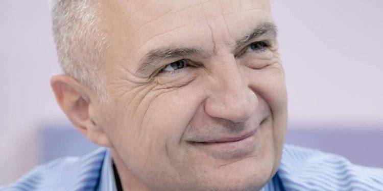 Meta falënderon votuesit dhe Tedi Blushin për votat: “Ju falënderoj që ju rezistuat presioneve”