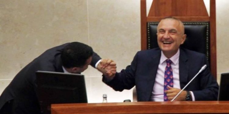 Ilir Meta publikon letrën e parë nga  burgu, drejtuar Arben Ahmetajt: “Mban mend kur me thoshe Rama të do fort…”