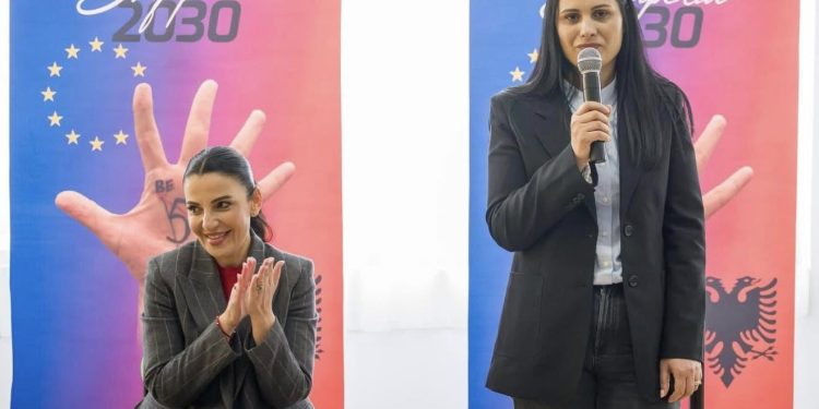 Luftë e fortë për Zegjinenë në Parlament/ Maldrida Bardho dorëhiqet: “Ia lë me kënaqësi vendin mikes sime, e meriton…”