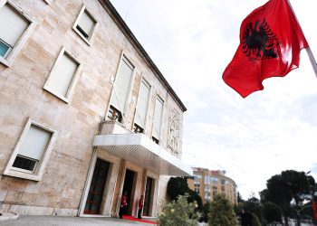 Qeverisja/ Rama bën ndryshime të reja në qeveri