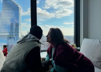 “Edhe ato tri herë që kemi folur, ke qenë i ftohtë”/Parashqevi Simaku i shkruan me dhimbje të birit