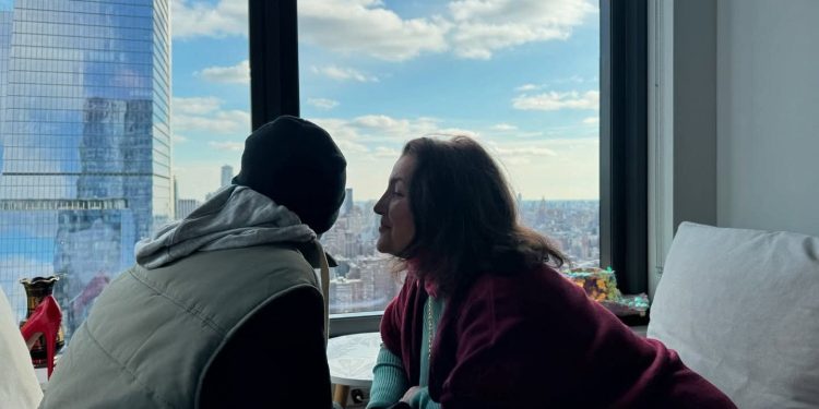 “Edhe ato tri herë që kemi folur, ke qenë i ftohtë”/Parashqevi Simaku i shkruan me dhimbje të birit