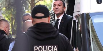 Bie vendimi i Këshillit të Ministrave.Veliaj ende në krye të Bashkisë Tiranë