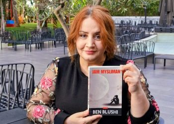 Ben Blushi: “Sikur të isha besëtytë, do besoja se Skënderbeu po më përdor për të shkruar një thirrje…” / Ja cilat teza duhen debatuar nga romani i tij më i fundit “Jam mysliman”