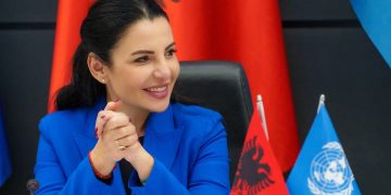 Kushtetuesja lë në fuqi pezullimin nga funksionet publike të Belinda Ballukut. Votohet 4 me 4, bie kërkesa e qeverisë