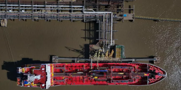 Lindja e Mesme/ Irani njofton rihapjen e plotë të Ngushticës së Hormuzit. Trump: “Bllokada jonë vazhdon!”